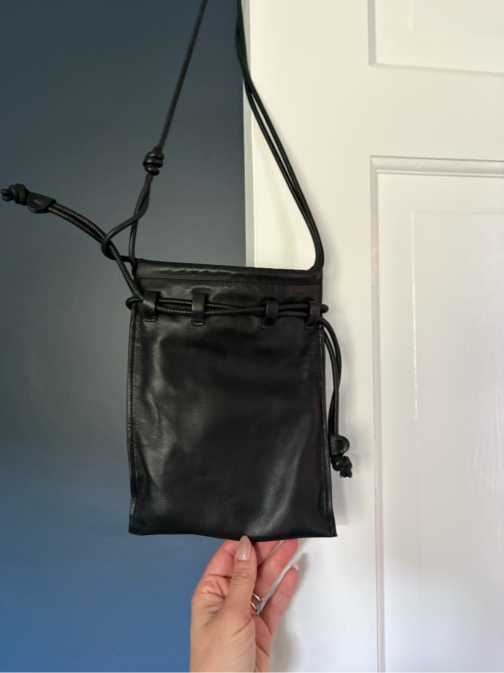 Mango MINI LEATHER BUCKET BAG BLACK